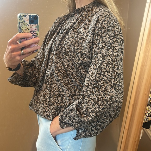 Fall Floral blouse - Picture 2 of 5